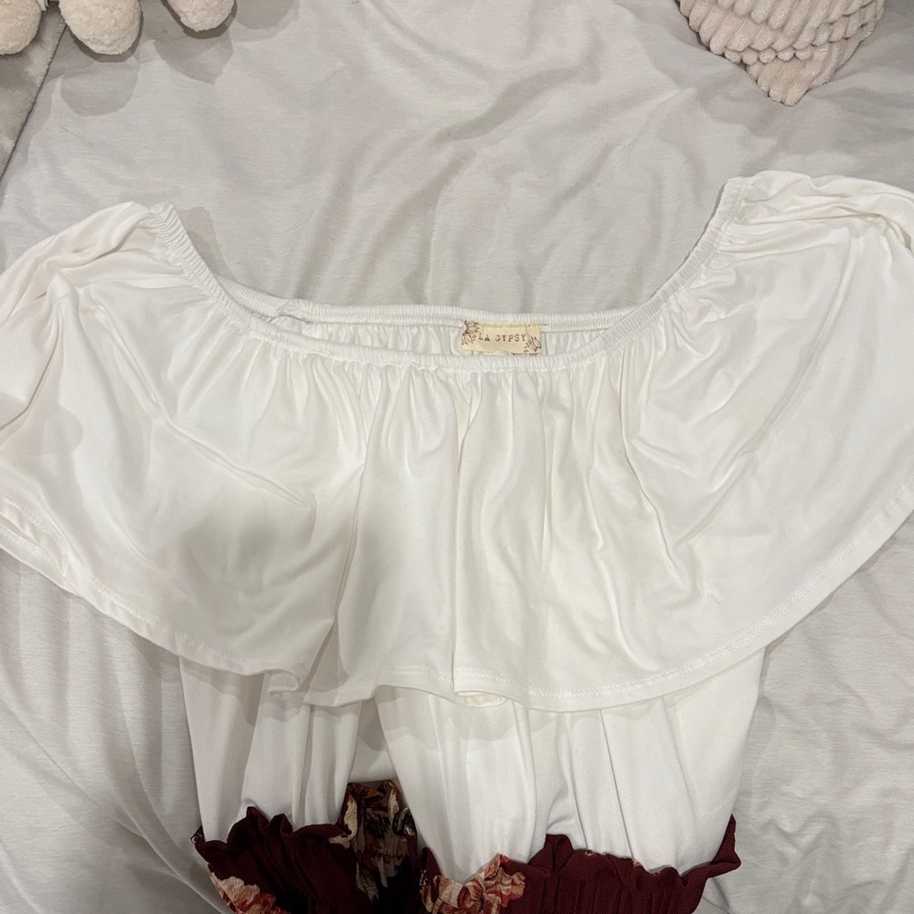 Floral Ruffle White Top - Picture 2 of 4